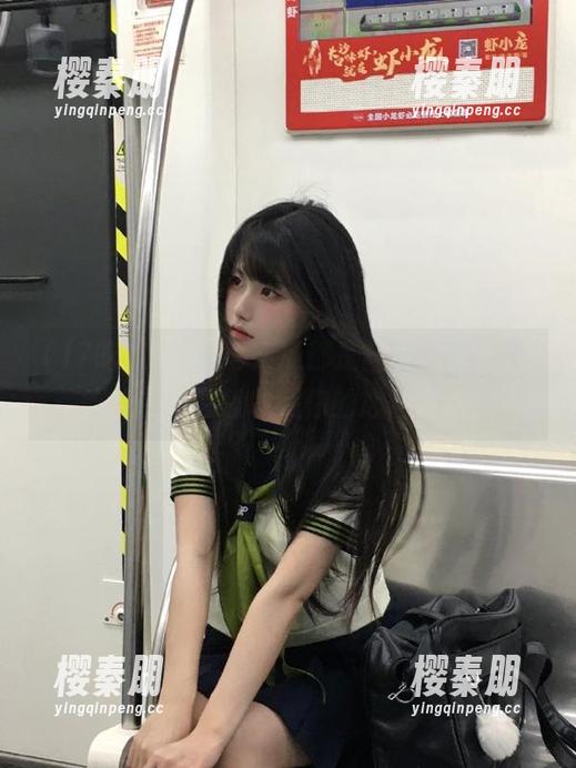 每条瓜都是鲜货，快来17吃瓜中心在线收藏你的心动时刻！
