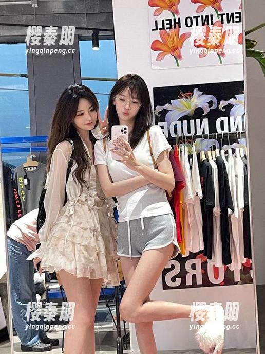 “51cg4”首页仿佛是个八卦狂欢节，每次点击都是意外收获