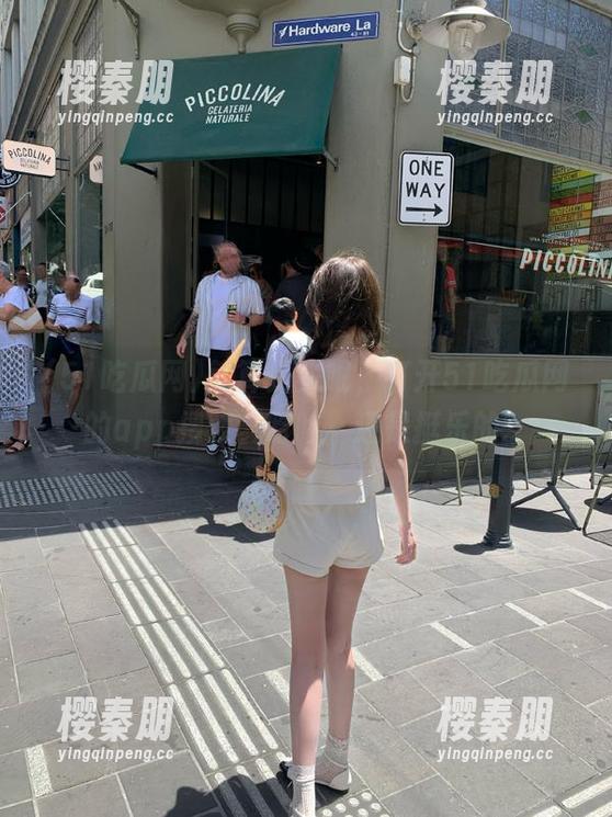 51吃瓜网 就算是失眠,打开51吃瓜网的app搜索,哈哈,还是挺乐的。