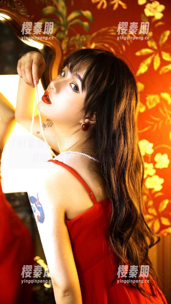 91吃瓜中心 苹果版91吃瓜中心,火热瓜的自拍照都在等你来点赞!