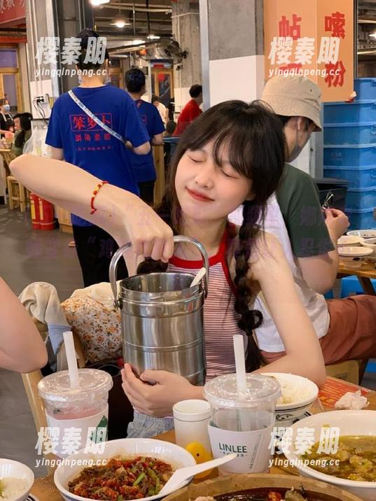 “五一吃瓜”视频里，娜娜老师变身“鸡娃代言人”，真是让人忍俊不禁！