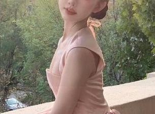 追逐热搜的线路，吃瓜不打烊的一天，渴望八卦猛料让人上头。