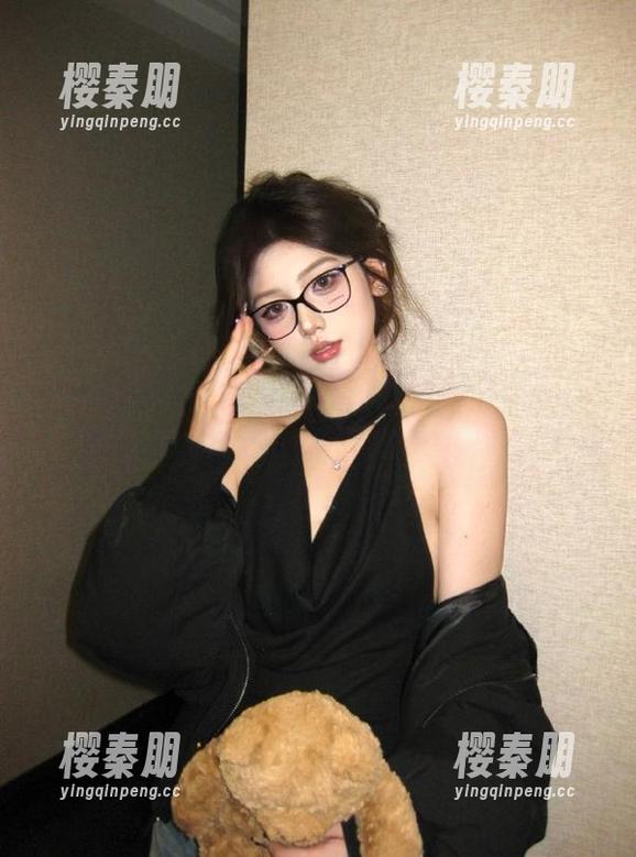 吃瓜天堂再次更新，真让人脑补了一万种离奇剧情！