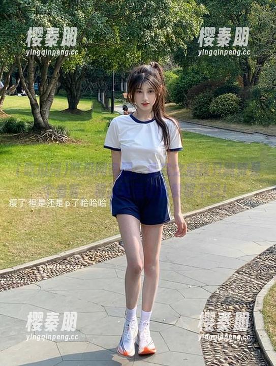 吃瓜网官网：看完之后我只能算是个看客，极品反差让我赞叹不已！