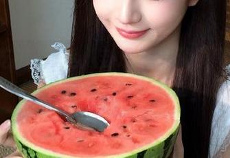 直达八卦现场，从“网曝吃瓜”获取网友热议心声！