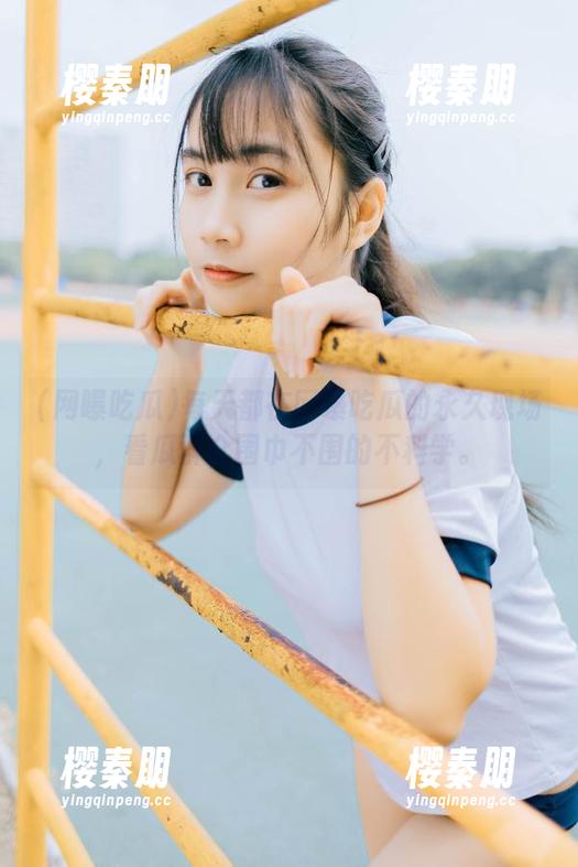每天都在网曝吃瓜的永久现场，看瓜群众围巾不围的不科学。