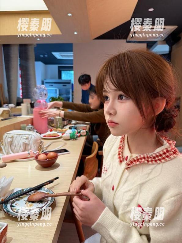 下载“黑料不打烊155fun”，明明是个吃瓜，却成了瓜田里的老司机！