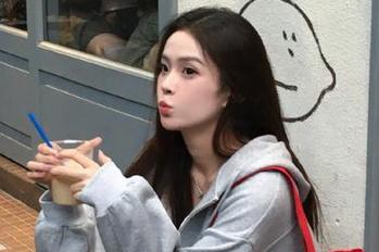 又来更新了，你们听说黑料不打烊tttzzz的入口变了？我好奇心爆棚。