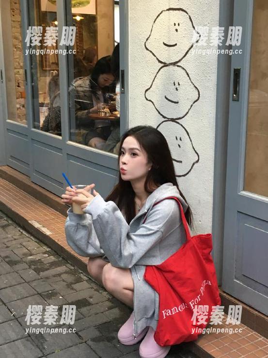 又来更新了，你们听说黑料不打烊tttzzz的入口变了？我好奇心爆棚。