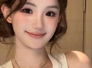 黑料在线官网：吸我这键盘前的目光，忍不住哈哈哈！