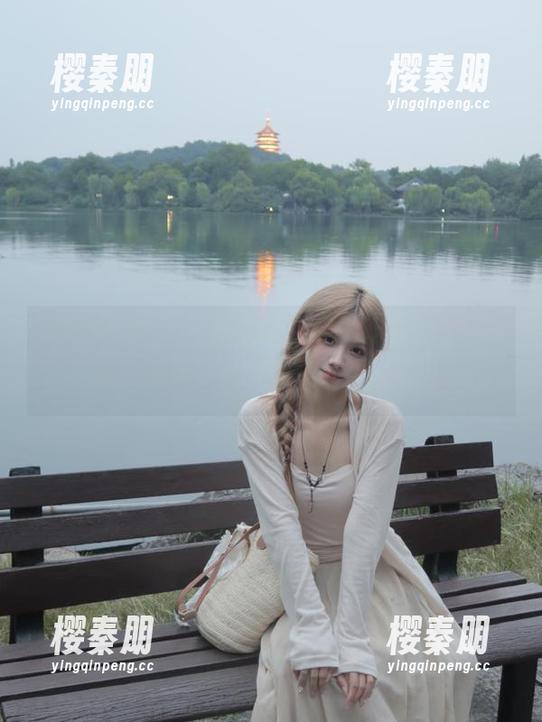 “黑瓜吃料”app，真正的瓜友交流群，吃得越多，瓜越大！